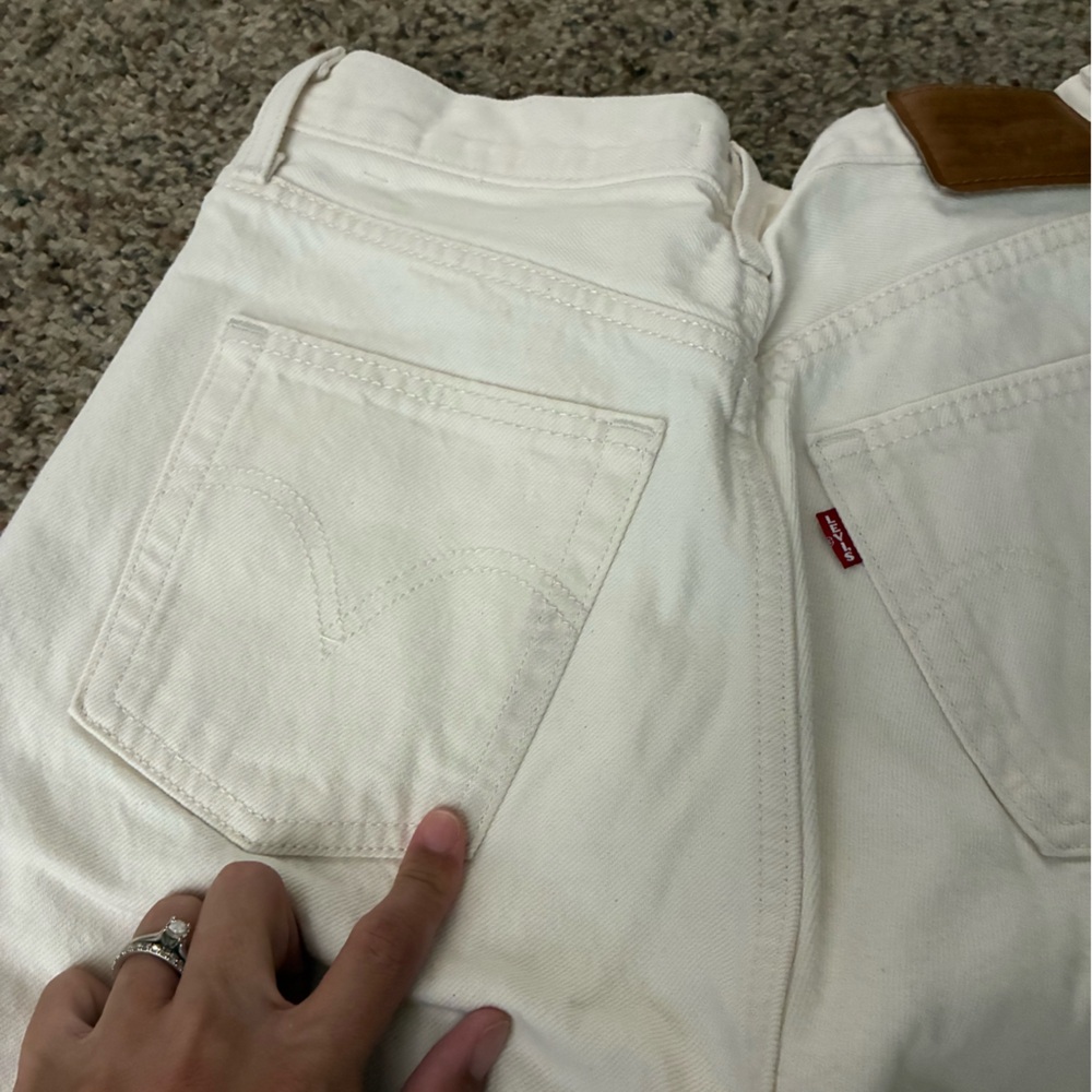 White Levi’s rib cage wide leg jeans - Picture 2 of 4